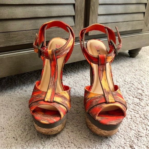 JUST FAB Platforms Super HoT HaUtE - Size 8 - Picture 1 of 4